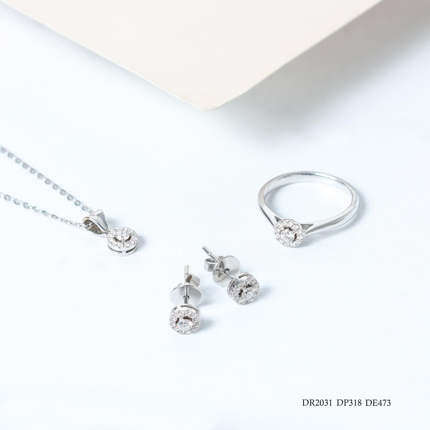 mahar set perhiasan emas berlian