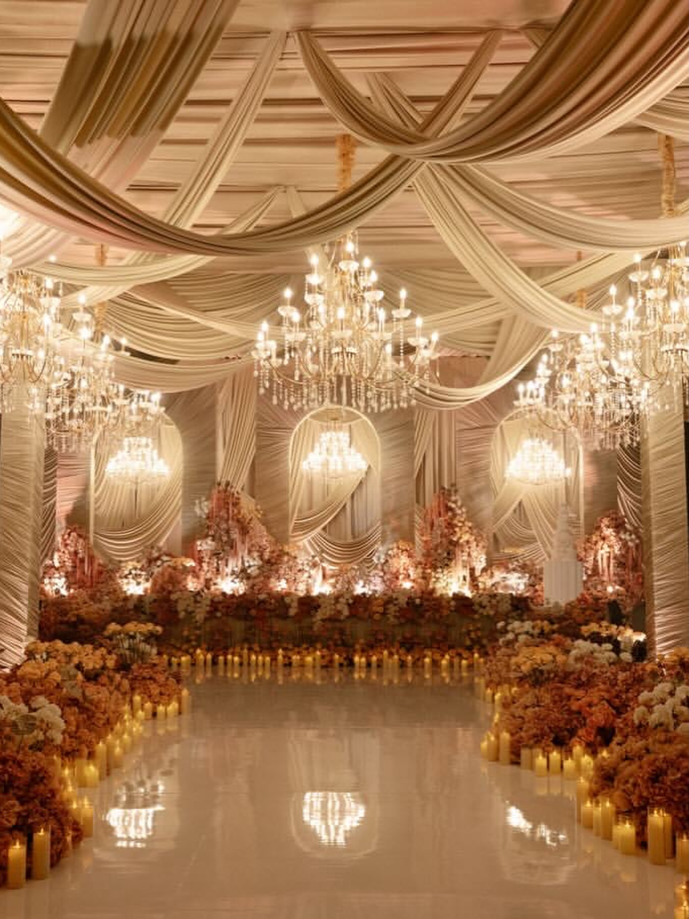 Lighting dekorasi pernikahan mewah elegan