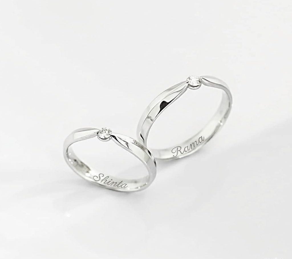 cincin kawin custom dengan ukiran nama