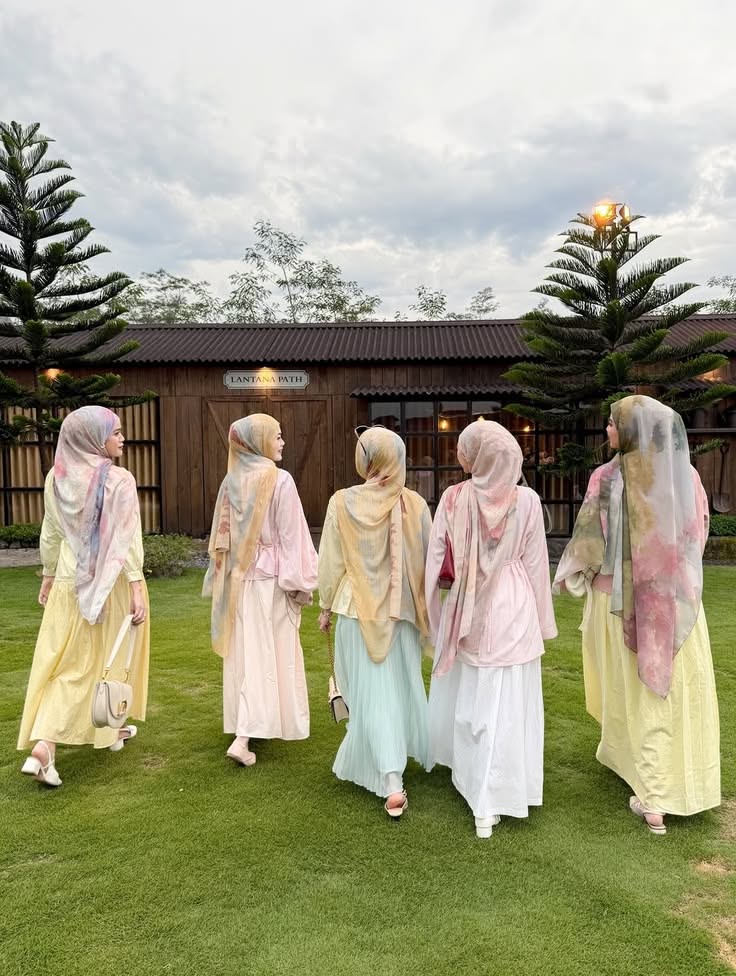 bridesmaid hijab pastel