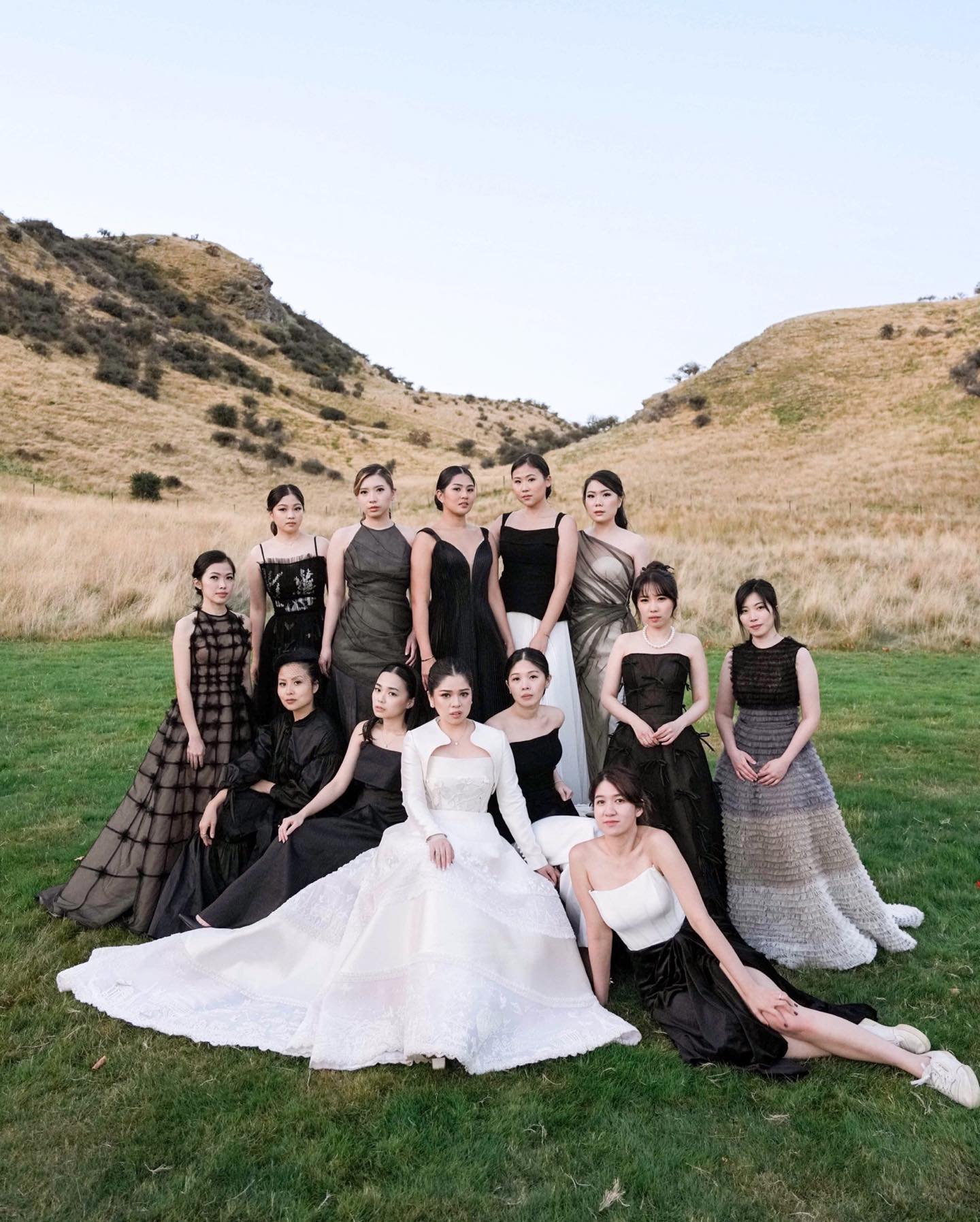 Gaun bridesmaid tidak seragam