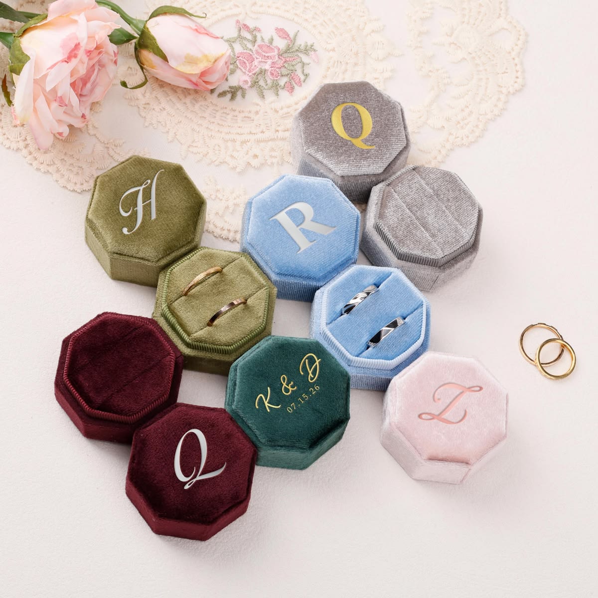 kotak cincin beludru