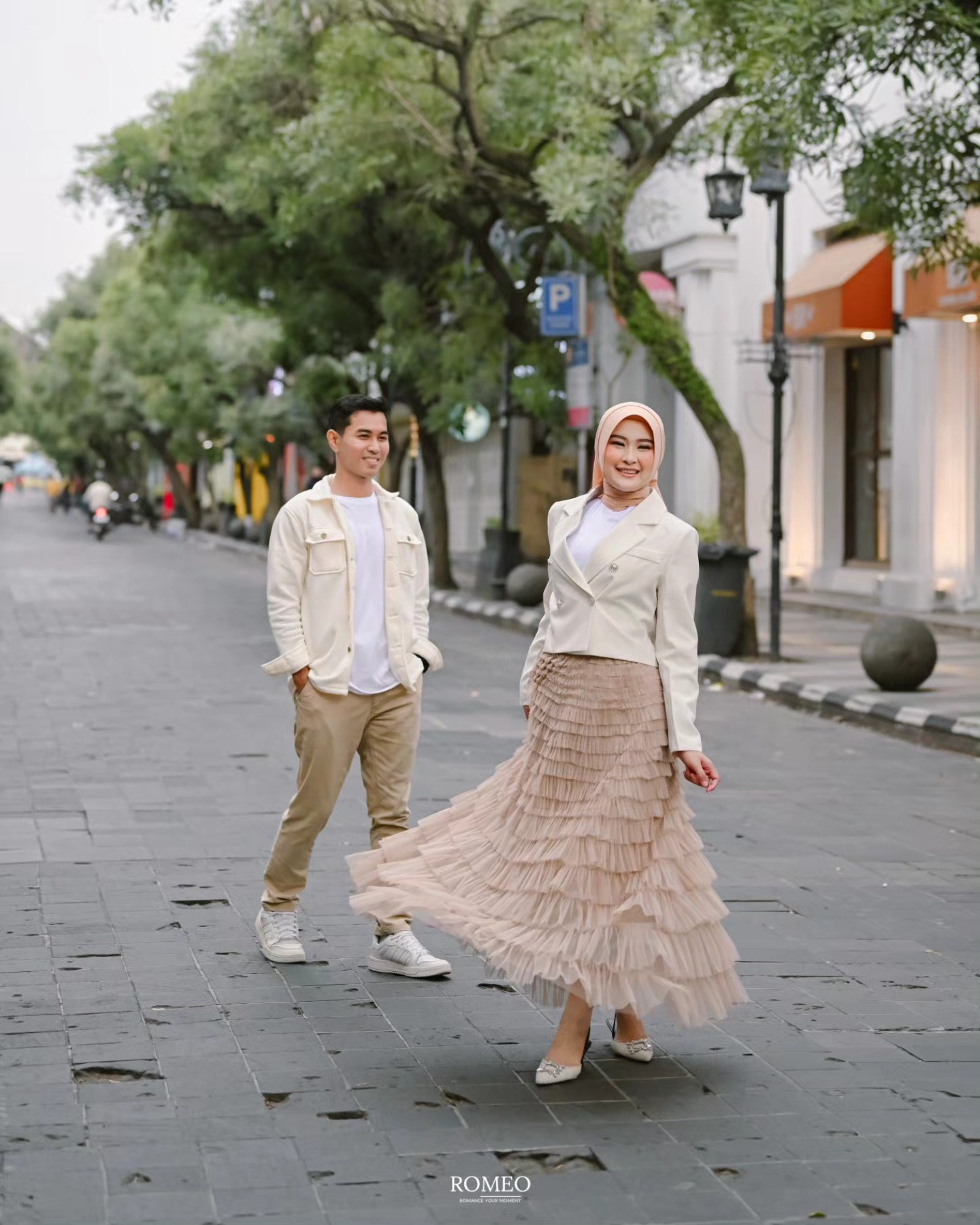 ide baju prewedding warna earth tone