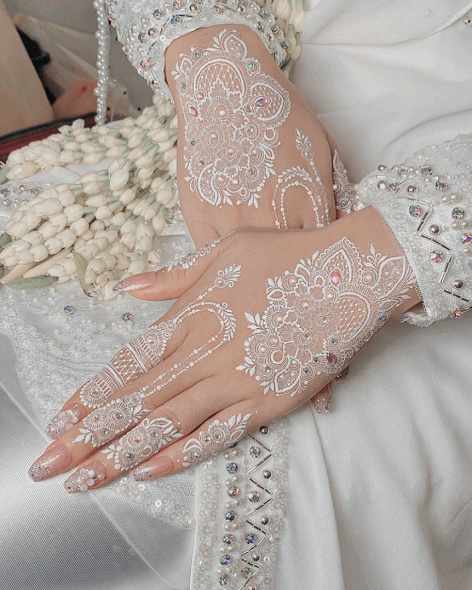 henna pengantin putih modern